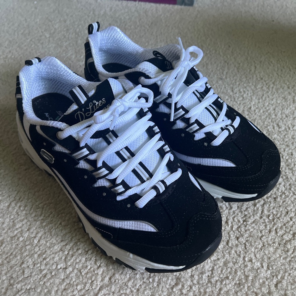 Sketchers D'Lites Sneakers